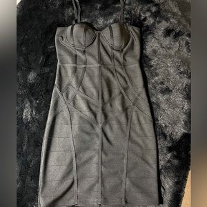 Black shape dress with padded breast cup